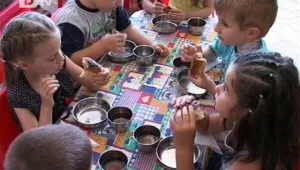 Малчугани още хапват кренвирши и сирена с растителни мазнини