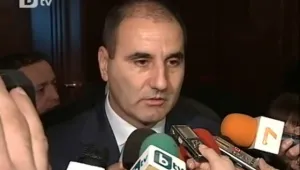 Николай Младенов и Цветан Цветанов - най-успешните министри, според българите