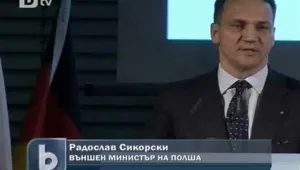 Полша притеснена от кризата, призовава Германия да помага