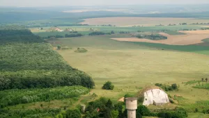 Археолози намериха дървено сандъче с много златни накити