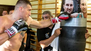 Вах не прави секс, не пие и не яде сладко заради Кличко
