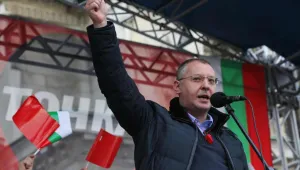 Станишев иска да свали от власт 