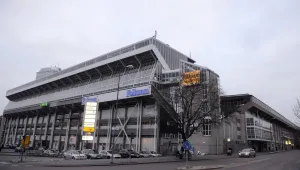 Започна разрушаването на легендарния стадион 