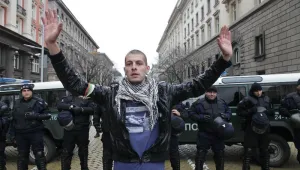 Общината срещу 