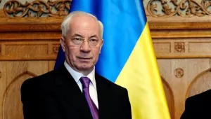 Азаров заплаши демонстрантите със затвор заради 