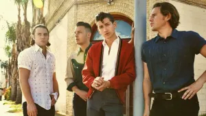 Arctic Monkeys и Кейти Пери ще пеят на церемонията за наградите БРИТ
