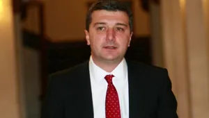Стойнев призова президента да не сезира КС за ВЕИ таксата
