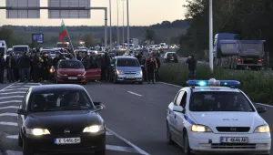 Опозицията скочи в подкрепа на полицаите