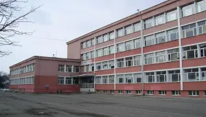 Елитно столично училище се вдигна в защита на директора си