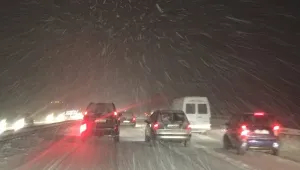 Затруднено е движението по магистрала 