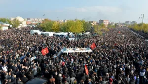50 000 на погребението на турски правозащитник (ВИДЕО)