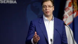 Автомобил се е врязал в кортежа на сръбския президент