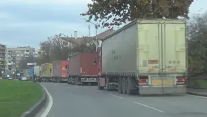 Опашки от тирове денонощно тормозят жителите на Силистра