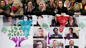 Размирици в Турция: Използваха водни струи и сълзотворен газ срещу протестиращи (ОБНОВЕНА)