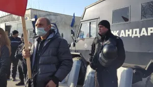 Полицейска обсада в Харманли, бежанците се придвижват свободно, въпреки карантината