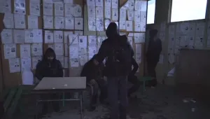 Среднощни срещи: Мигранти тропат по вратите в с. Киреево да молят за храна