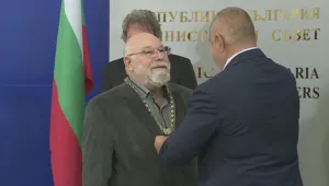 Писателят Владимир Зарев получи наградата „Свети Паисий Хилендарски“ 