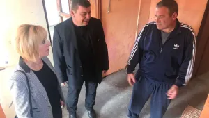 Мая Манолова поиска да бъдат опростени сметките за ток на пострадалите в Бургаско