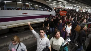 Стачката в Барселона блокира 150 000 пътници на влакове 