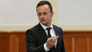 Сиярто: Унгария ще продължи да получава руски газ през България