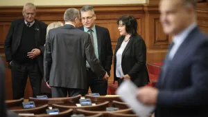 Дебати в парламента по вота на недоверие към кабинета