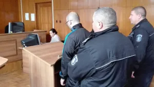 Представяйки се за жена в беда, бургазлия убедил 100 души да превеждат пари на баба му