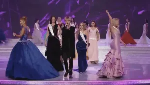 Кристиян Костов е първият българин, който пее на конкурса „Мис Свят”