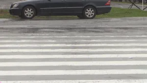 Джип блъсна две деца на пешеходна пътека в Пазарджик