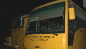 Проверяват всички училищни автобуси