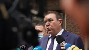 Здравният министър: Директори на болници не разкриват COVID легла