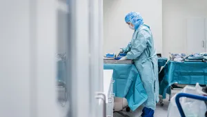 Изкаралите COVID-19 е малко вероятно да се заразят отново през следващите 6 месеца