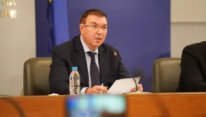 Ангелов: Лекарите, сестрите и санитарите са рицарите на днешното време