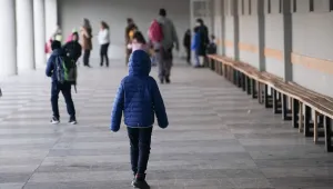 МОН получи още 86 000 теста за ученици