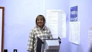 Манолова: Поздравяваме „Продължаваме промяната“, не искаме постове