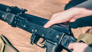 За първи път от 90-те насам: Русия въвежда военно обучение в училищата