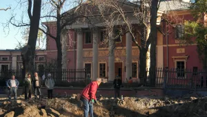 Удари по Одеса и Херсон: Има ранени, поражения по жилища и национална галерия