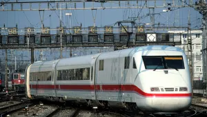 Двама мъже са убити от високоскоростен пътнически влак в Германия