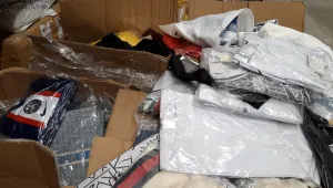 Митничари задържаха хиляди реплики на световни марки в камиони от Турция