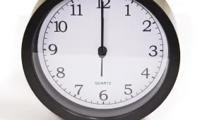 За дамите: Искате нещо от мъжа до вас? Питайте го точно в 18:00 часа