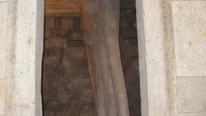 Разкриха гробница на 
