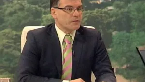 Има ли кодирано послание в закачливата вратовръзка на Дянков?