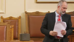 Тотю Младенов: Трябва да се намери компромис за осигурителния стаж 
