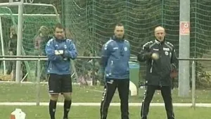Вакер (Бургхаузен) на Баслер и Донков победи лидера Кикерс с 4:3