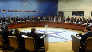 Военните министри от НАТО се събират в Брюксел