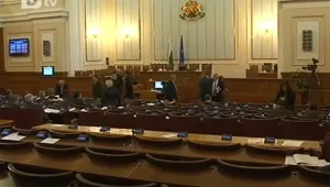 Парламентът отново не може да заседава - липсва кворум