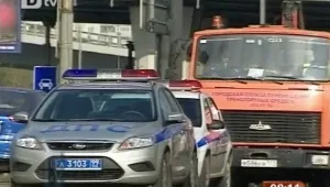 Екшън в Москва: Шофьор помете 17 коли - пиян, гол и влюбен
