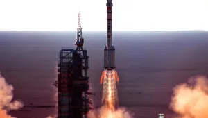 Китай изпраща първата си жена астронавт в Космоса през 2012 г.