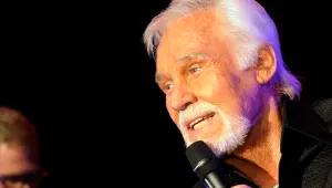 Кени Роджърс издава автобиография