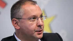 Станишев: Гради се, но се краде