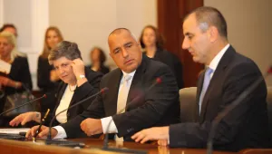 Демокрацията е в пълен разцвет, медиите са свободни!